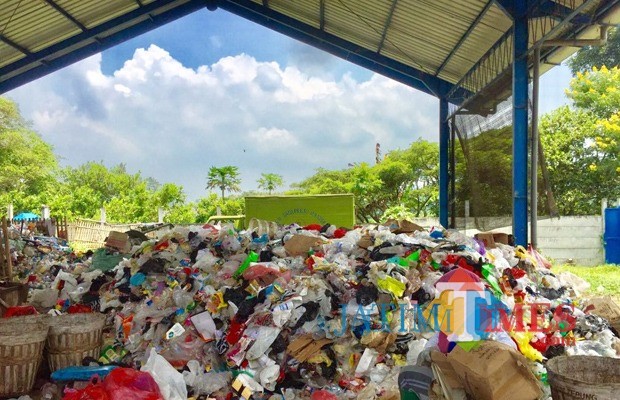 Aktivitas TPST-3 R di Kelurahan Dadaprejo Kecamatan Junrejo. (Foto: Irsya Richa/BatuTIMES)