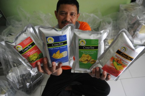 4 varian (keripik daun singkong rasa dendeng, keripik mendol rasa pedas, keripik bakwan jagung rasa pedas manis dan keripik bergedel rasa pedas) keripik sayur yang paling sering diminati pembeli