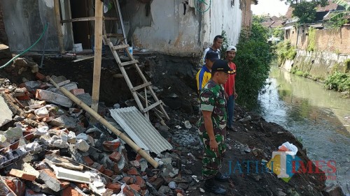 Salah satu kejadian tanah longsor di Kelurahan Bunulrejo, Kota Malang (Foto: Dokumen MalangTIMES)