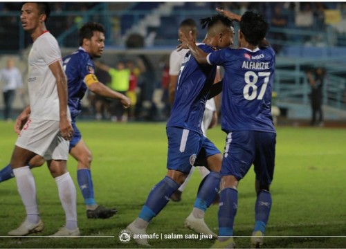Pemain Arema FC ketika merayakan gol ke gawang Barito Putera, Senin (4/3/2019). (official Arema FC)