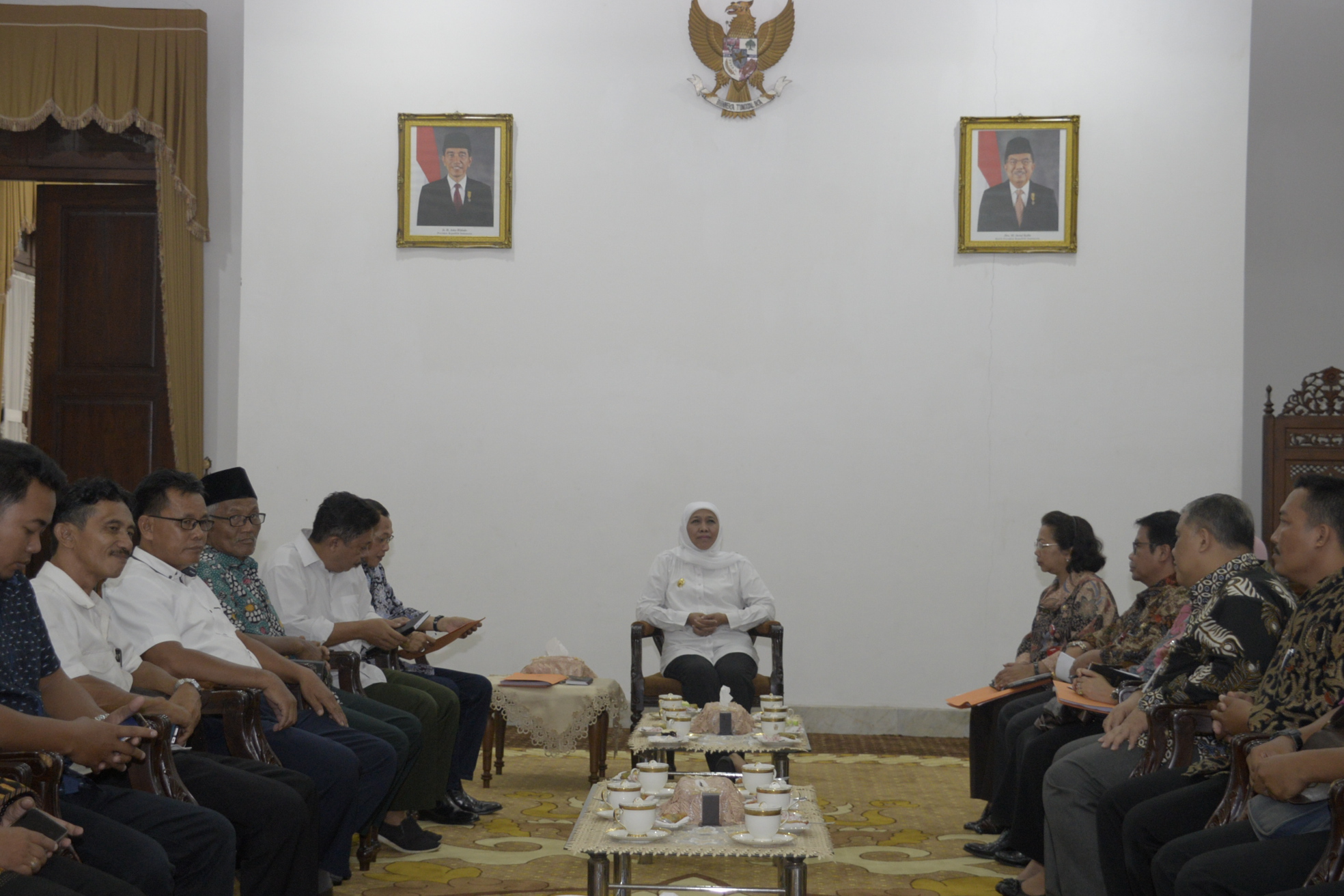 Gubernur Khofifah saat menerima PLMDH