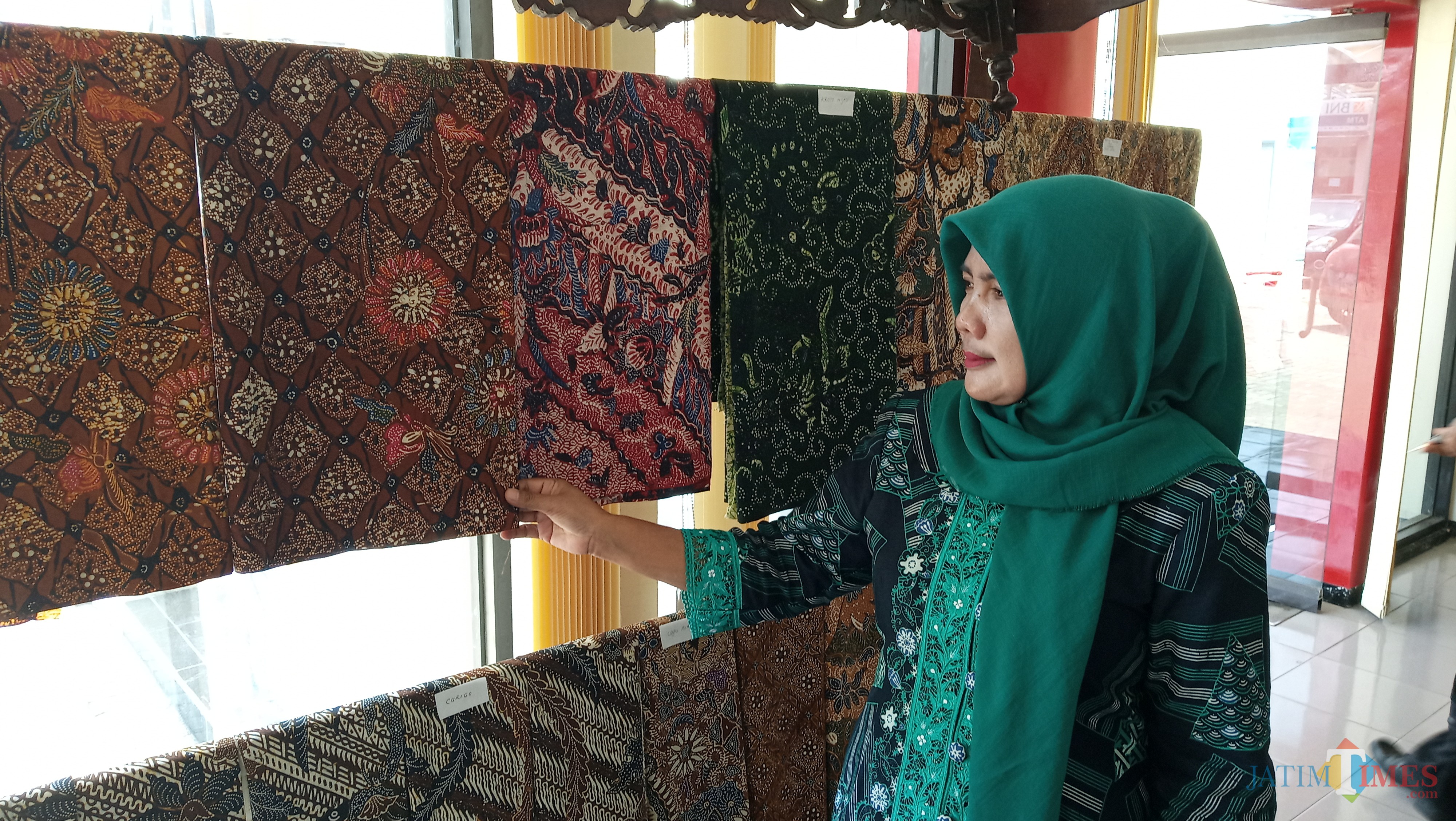 Batik, salah satu produk IKM Tulungagung (foto: Joko Pramono/ Jatimtimes)