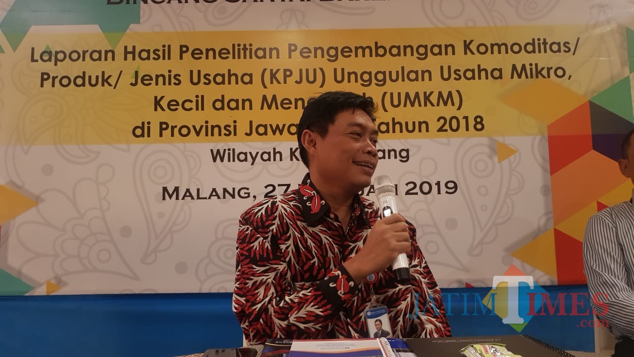 Kepala KPWBI Malang Azka Subhan saat menyampaikan paparan di hadapan awak media. (Foto: Nurlayla Ratri/MalangTIMES)