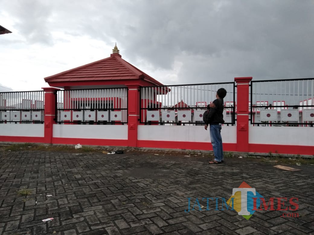 Bangunan Pasar Burung yang akan difungsikan akhir bulan ini.(Foto : Team BlitarTIMES)