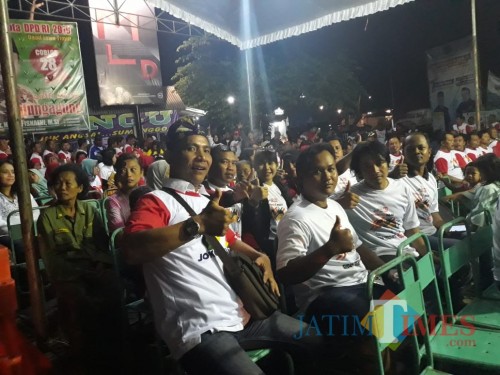 Para peserta deklarasi di Tulungagung dukung paslon nomor 01. / Foto : Anang Basso / Tulungagung TIMES