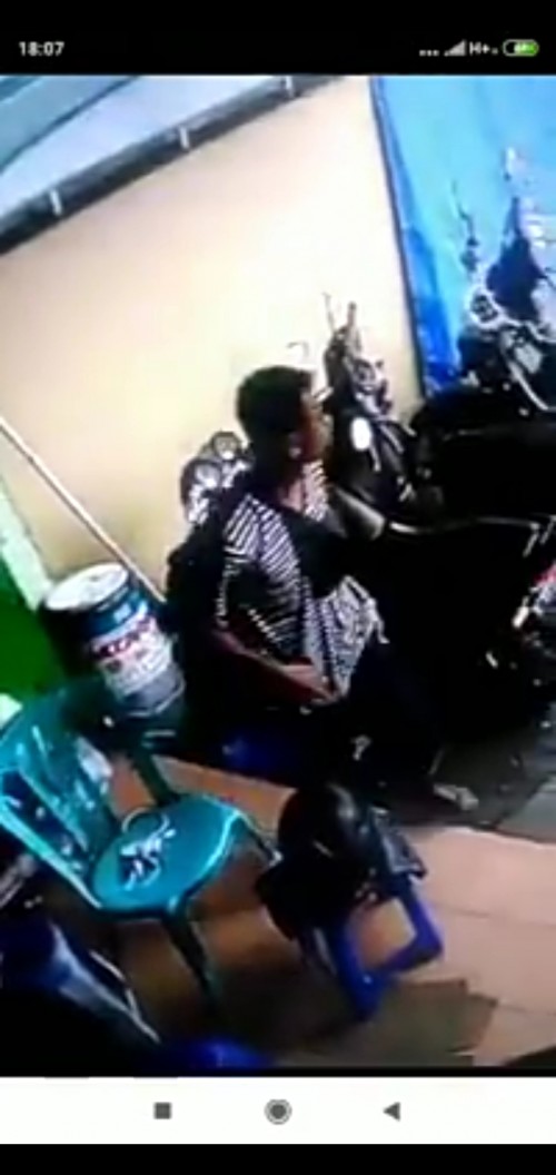Pelaku yang terekam CCTV. (ist)