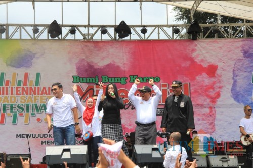 Puncak kemeriahan MRSF di Alun-alun Kota Blitar, Band Cokelat menghentak dengan lagu-lagu hits nya