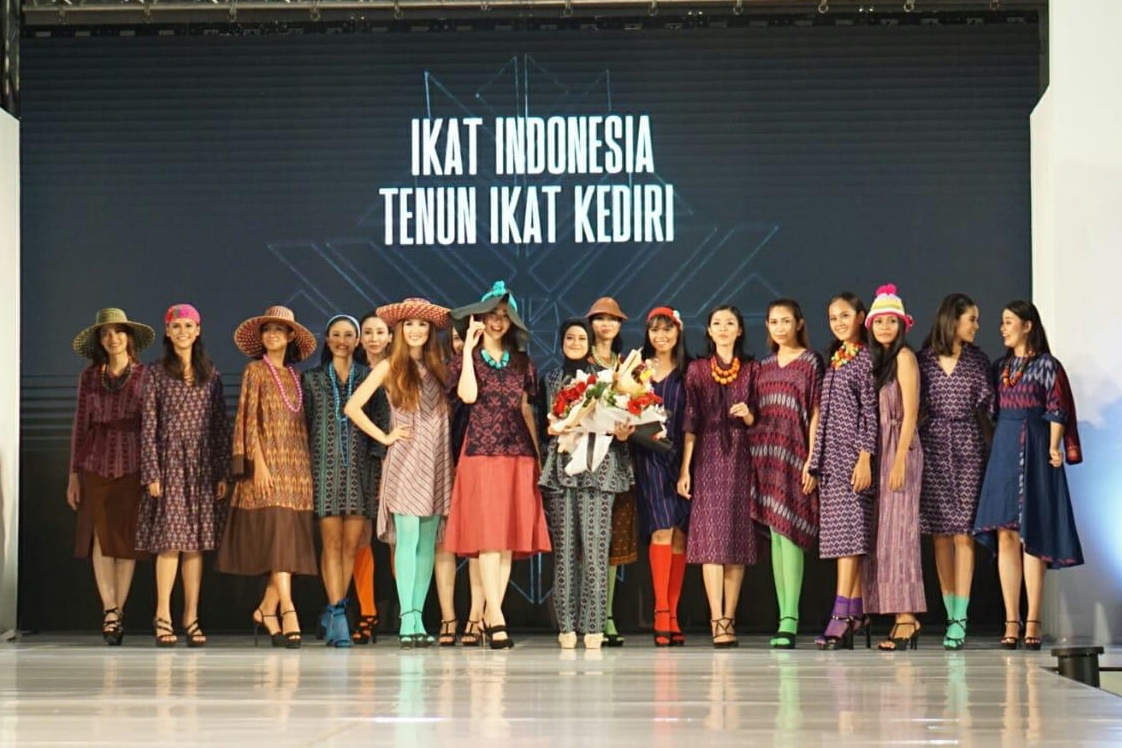 Tenun Ikat Kediri Melenggang Diajang JFF 2019. (Foto: Ist)