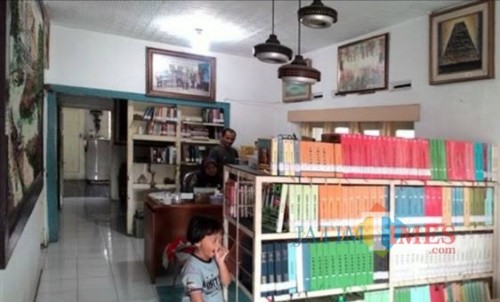 Perpustakaan Desa Jatikerto, Kromengan. Pemkab Malang terus menggalakkan tumbuhnya perpustakaan desa di seluruh desa. (Nana)