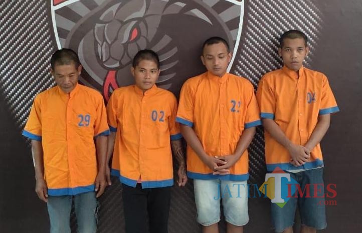 Inilah keempat pelaku yang berhasil diringkus polisi (Foto : Moch. R. Abdul Fatah / Jatim TIMES)