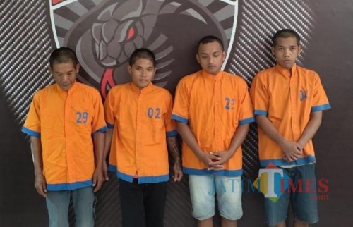 Inilah keempat pelaku yang berhasil diringkus polisi (Foto : Moch. R. Abdul Fatah / Jatim TIMES)