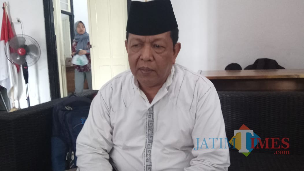 Iskandar Zulkarnain usai menjalani pemeriksaan di Bawaslu