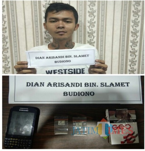 Dian Arisandi, tersangka beserta barang bukti sabu saat diamankan pihak kepolisian. (Foto : Humas Polres Malang for MalangTIMES)