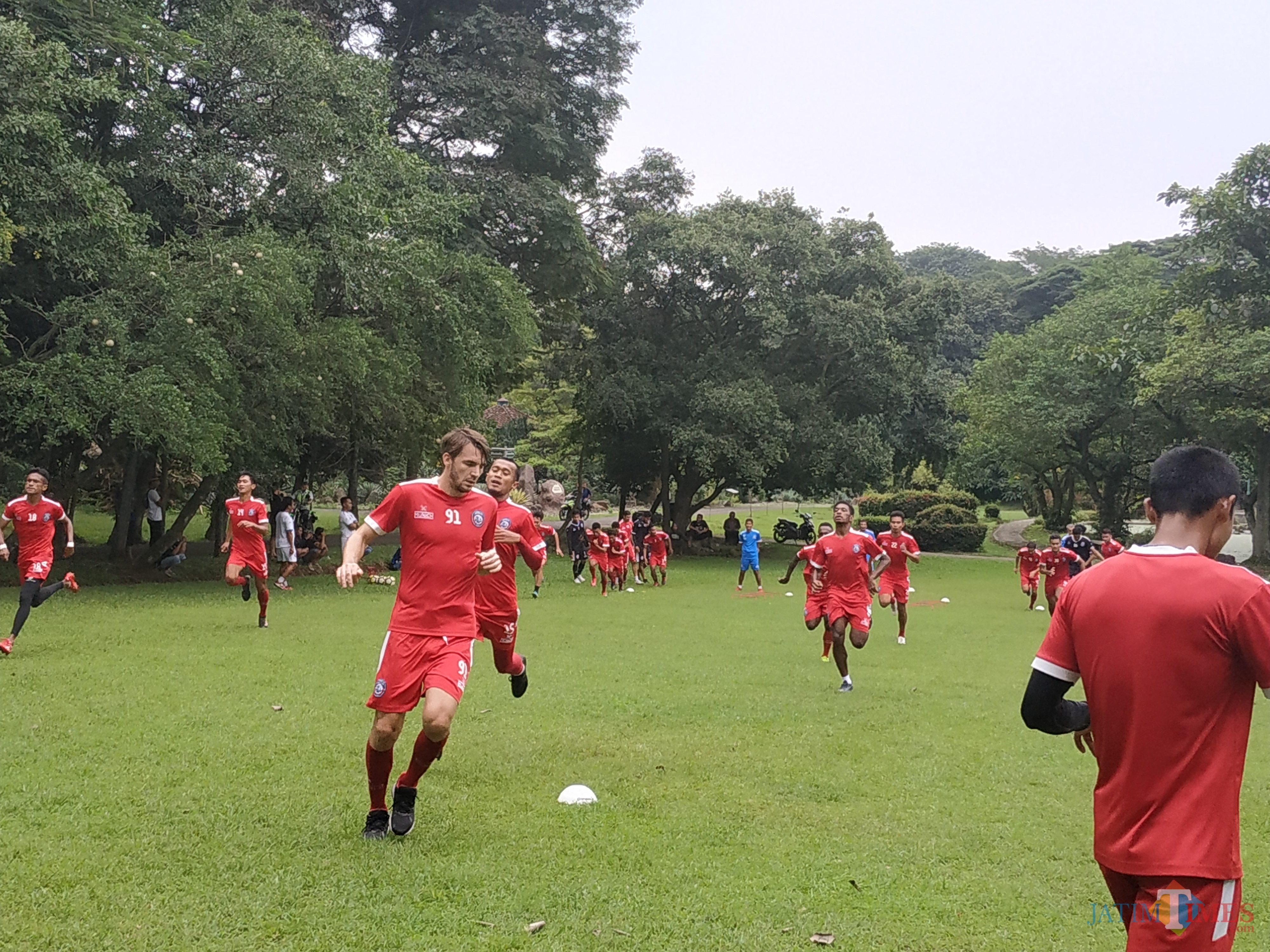 Suasana latihan Arema FC di Kebun Raya Purwodadi, Kabupaten Pasuruan, Selasa (19/3/2019) (Hendra Saputra)