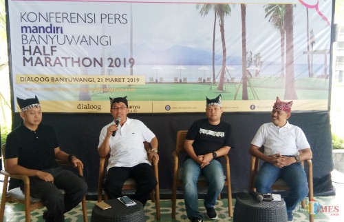 Panitia Banyuwangi Half Marathon memberikan penjelasan terkait ajang lari yang akan digelar pada akhir bulan Maret itu