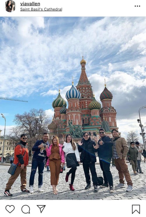 Raih-Penghargaan-dan-Bawa-Dangdut-ke-Luar-Negeri-Ini-Potret-Via-Vallen-di-Rusia2a5a121d0f1a5a059.jpg
