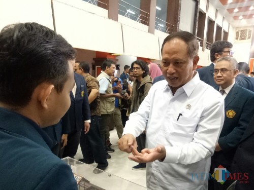 Menristekdikti Mohamad Nasir di UB. (Foto: Imarotul Izzah/MalangTIMES)