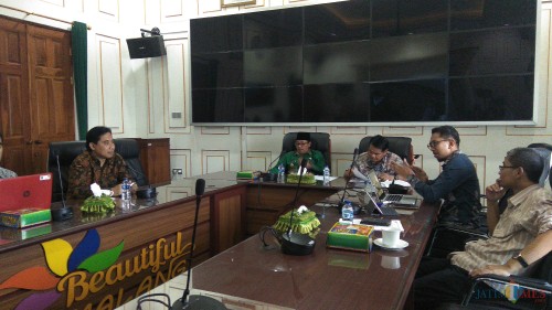 Wali Kota Malang Sutiaji memimpin kegiatan Lelang Kinerja untuk jajaran direksi PDAM Kota Malang terpilih. (Foto: Nurlayla Ratri/MalangTIMES)