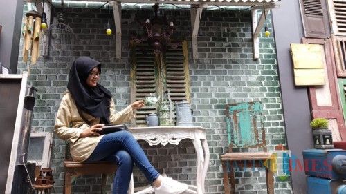 Salah satu spot foto di Kayutangan Heritage yang banyak digemari wisatawan (Pipit Anggraeni/MalangTIMES)