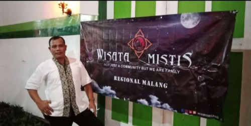 Kepala UPT TPU Disperkim Kota Malang Takroni Akbar saat membuka wisata mistis pertama di TPU Nasrani Sukun (Disperkim)