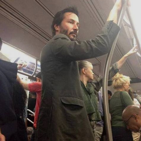 Keanu Reeves sang superstar yang memilih hidup dalam kesederhanaan dan berbagi (Ist)