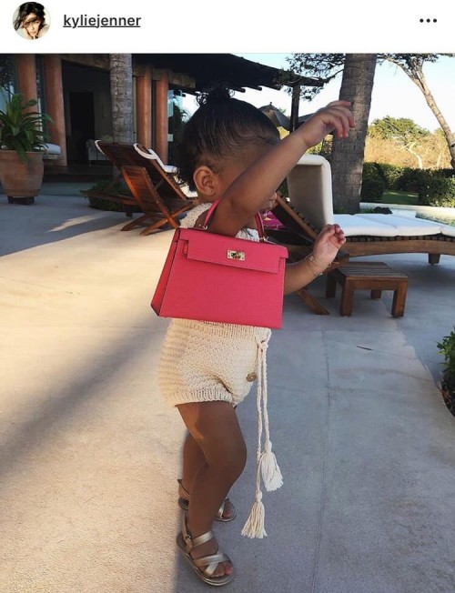 Tenteng Tas Seharga Rp 280 Juta Bayi 1 Tahun Puteri Artis Kylie Jenner Bikin Warganet Iri Jatim Times