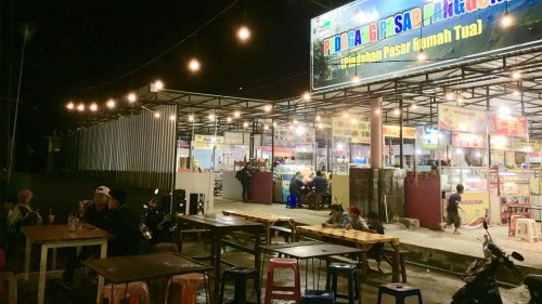 Pasar Panggung berada di area Selatan Gor Ganesha, Alun-Alun Kota Batu, Kecamatan Batu. (Foto: Irsya Richa/MalangTIMES)