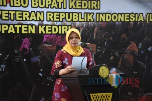 Bupati Kediri Hj Haryanti Sutrisno saat memberikan sambutan. (eko Arif s /JatimTimes)