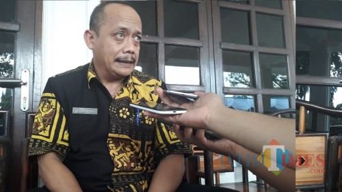Kadinso Kabupaten Jombang saat diwawancarai di Pendopo Kabupaten Jombang. (Foto : Adi Rosul / JombangTIMES)