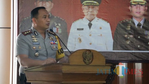 Kapolres Malang AKBP Yade Setiawan Ujung, saat memberi penjelasan terkait persiapan Pemilu dan Pilpres 2019, Kabupaten Malang (Foto : Dokumen MalangTIMES)