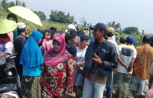 Situasi lokasi ditemukannya jasad Pardi, korban yang tewas karena kasus pembunuhan, Kecamatan Pakis (Foto : Dokumen MalangTIMES)