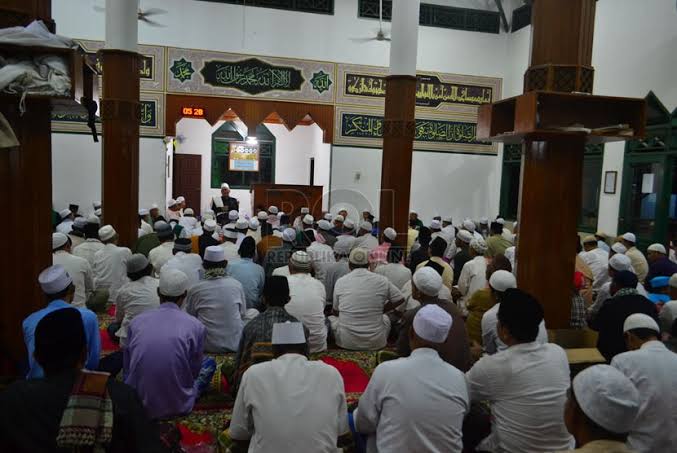 Ilustrasi salat subuh berjemaah dalam gerakan Rabu putih yang akan dilakukan GP Ansor Kabupaten Malang (Ist)