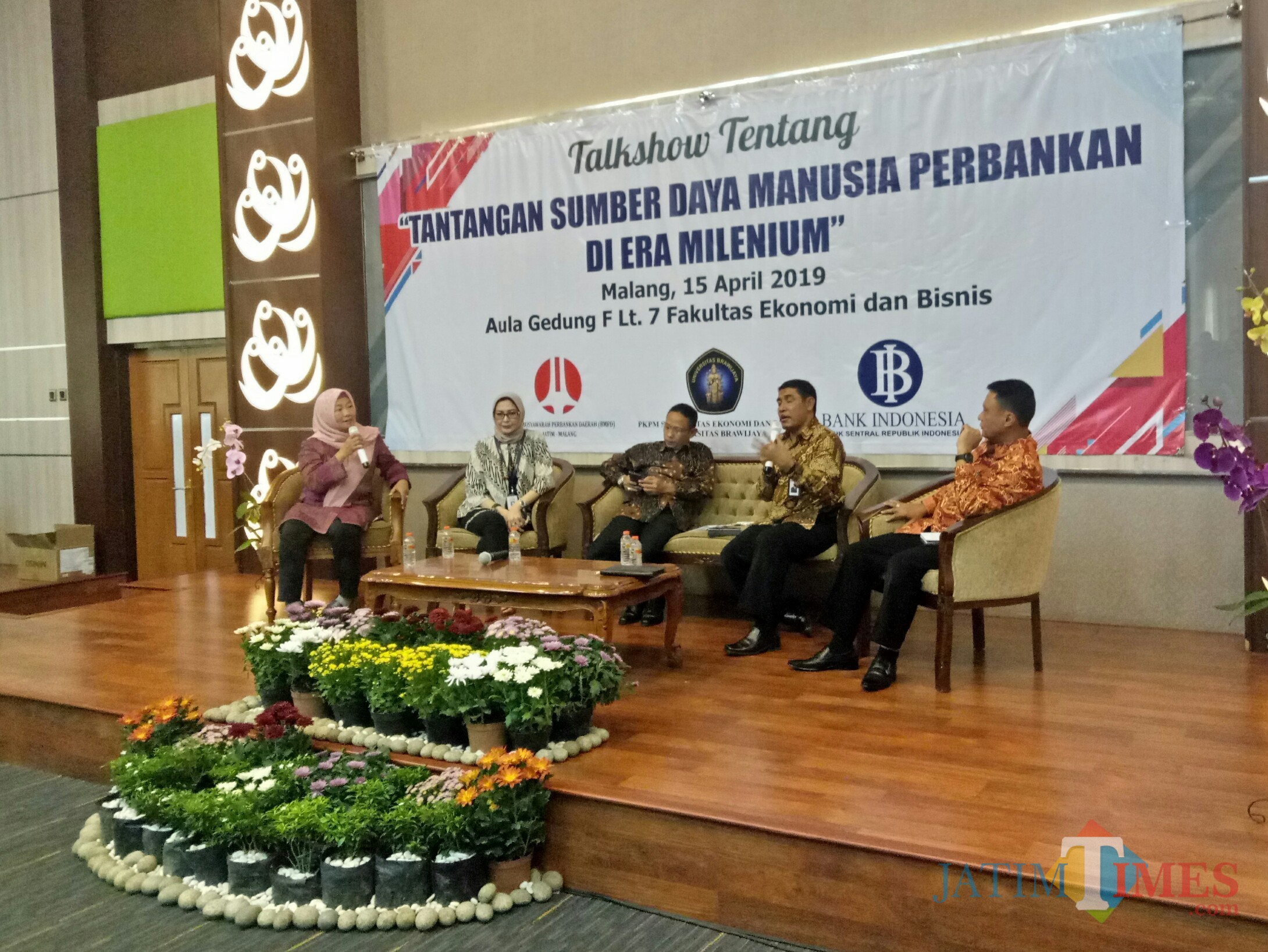 Talkshow SDM Perbankan di Era Milenial bersama para pimpinan bank anggota BMPD Malang di Gedung FEB UB. (Foto: Imarotul Izzah/MalangTIMES)