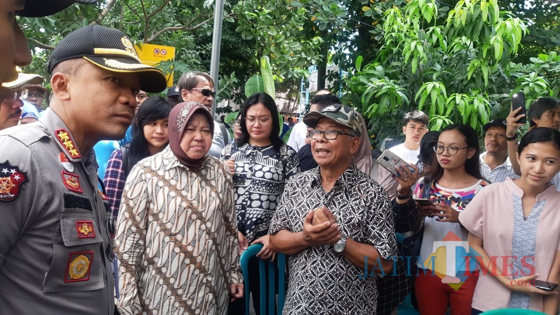 Forkopimda Surabaya ketika melakukan peninjauan ke tempat TPS