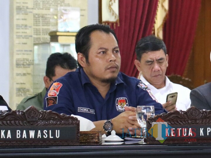 Ketua KPU Jatim Choirul Anam
