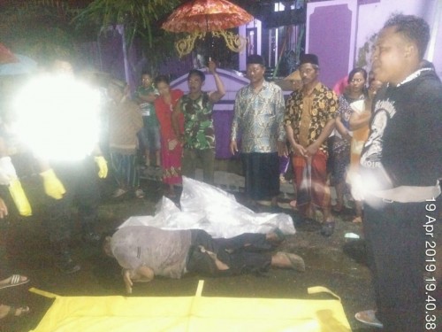 Mr X ditemukan tewas di jalan Dusun Dawung, Kecamatan Kesamben, Kabupaten Blitar.