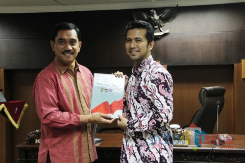 Kepala BNPT Komjen Pol Drs Suhardi Alius bersama Wagub Jatim Emil Dardak