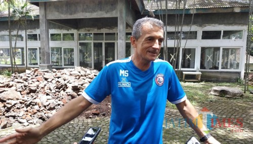 Pelatih Kepala Arema FC, Milomir Seslija (Hendra Saputra)
