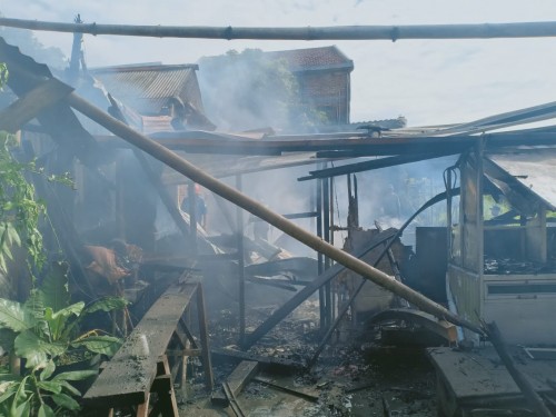 Kondisi rumah korban yang sudah hangus dilahap sijago merah (ist)