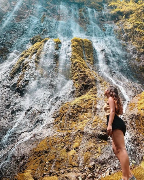 Luz mengabadikan destinasi wisata Tumpak Sewu Kabupaten Malang (@luzrbc)