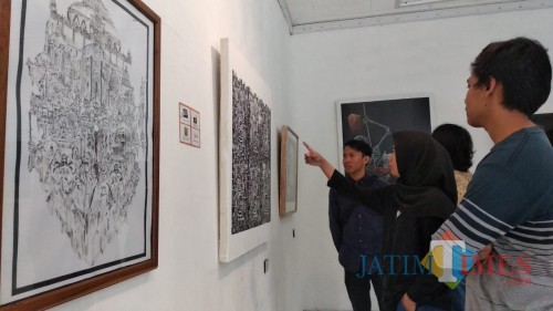 Pameran karya mahasiswa UB di gedung Dewan Kesenian Malang. (Foto: Nurlayla Ratri/MalangTIMES)
