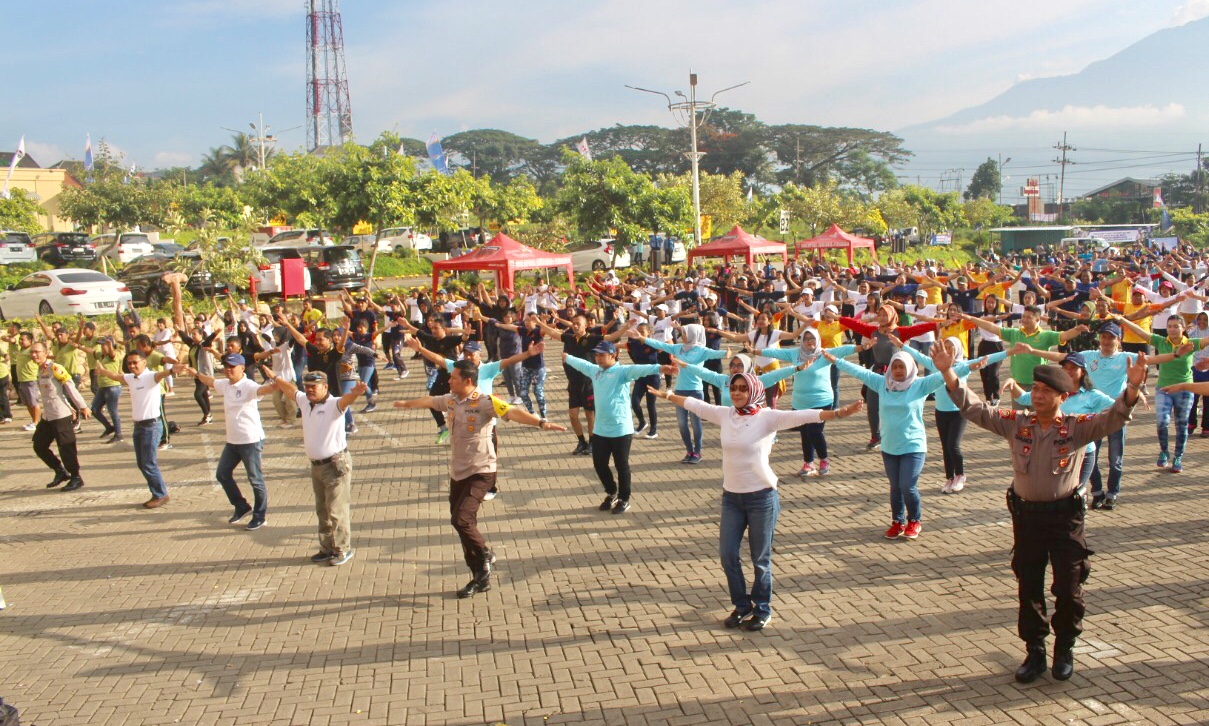 Suasana senam bersama memperingati Hari Buruh International, Rabu (1/5/2019). (Foto: istimewa)