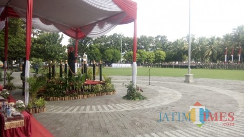Bupati Jember saat menjadi Inspektur Upcara Hari Pendidikan Nasional 2019 (foto : Moh. Ali Makrus / Jatim TIMES)