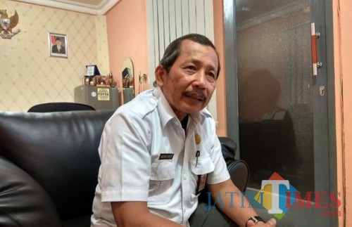Kepala Dinas Lingkungan Hidup Kota Malang, Agoes Edy Putranto (Hendra Saputra)