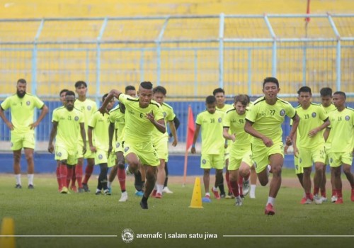 Pemain Arema FC ketika melakukan latihan.(Official Arema FC)