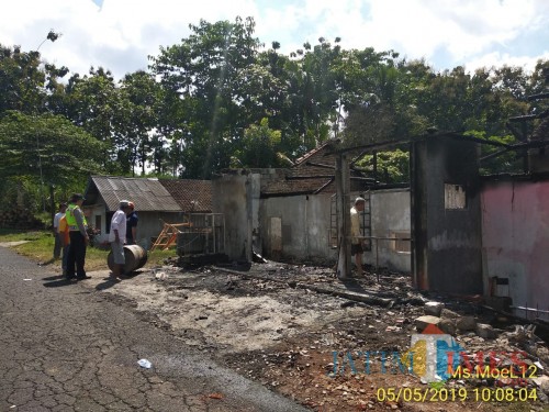 Tandon Bahan Bakar Luber Pom Bensin Mini Ludes Terbakar Malangtimes
