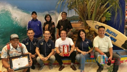 Sabet juara II stand terbaik, Disparbud Kabupaten Malang usung konsep pantai Wedi Awu di acara MITF 2019 di Surabaya (Disparbud)