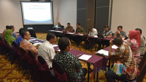 Acara pembahasan kajian pencegahan korupsi yang digelar Pemkab Jember bersama dengan tim dari Pukat Korupsi FH UGM (foto: istimewa / JatimTIMES)