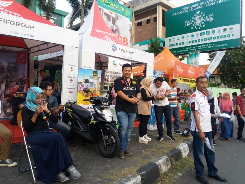 Event FIF Group Grebeg Surabaya di depan Masjid Al-Akbar Surabaya