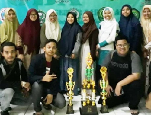 Mahasiswa BSA saat menjuarai Gebyar Bahasa Arab (GBA) IAIN Cirebon, Kamis (25/4). (Foto: Humas)